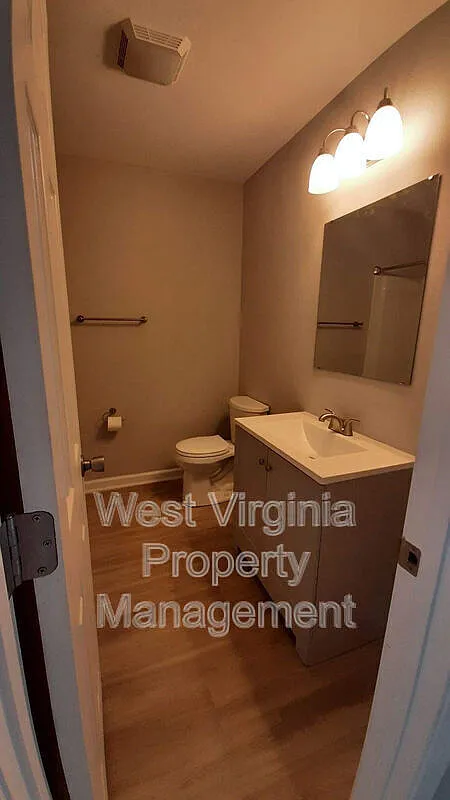2 bed, 1.0 bath, $1,195 — Photo 3