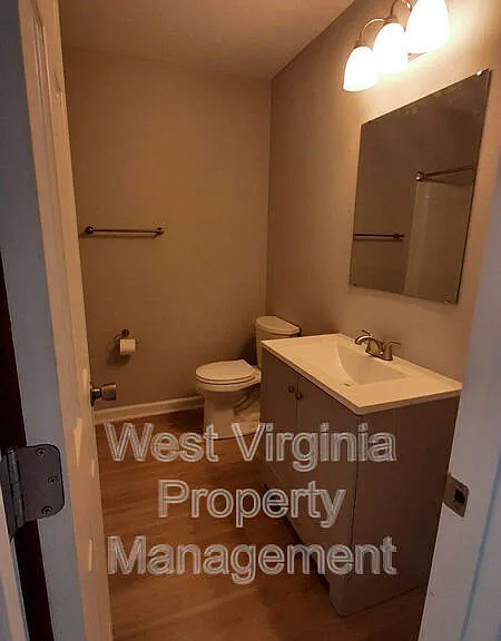 732 Circleview Dr — Photo 3