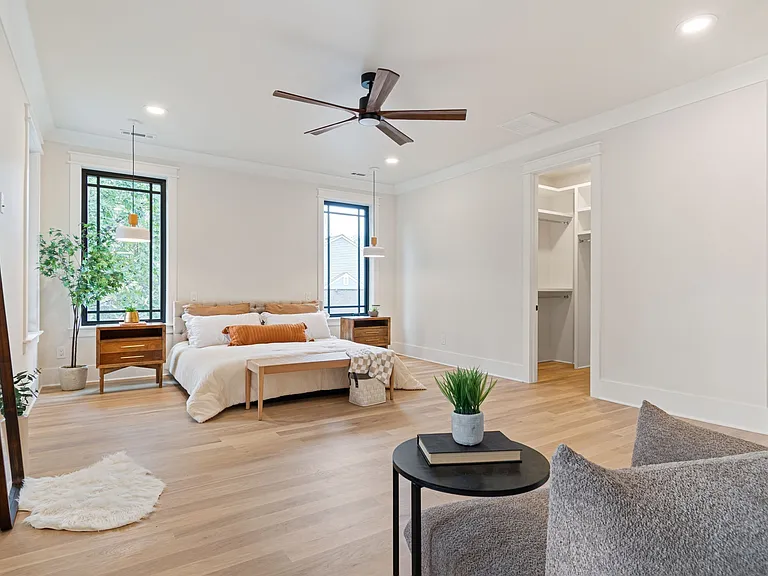 1240 Kenmore Pl — Photo 45