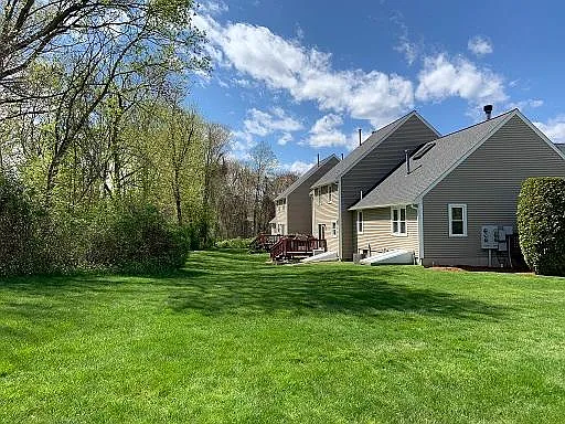 97 Merrimack Meadows Ln #97 — Photo 3