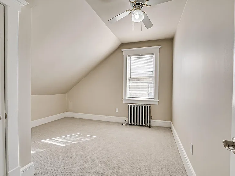 404 School St — Photo 16