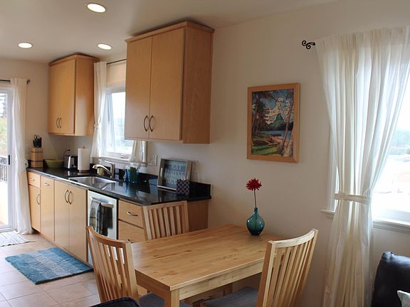 2nd image of 1321 Belleview Ave #2