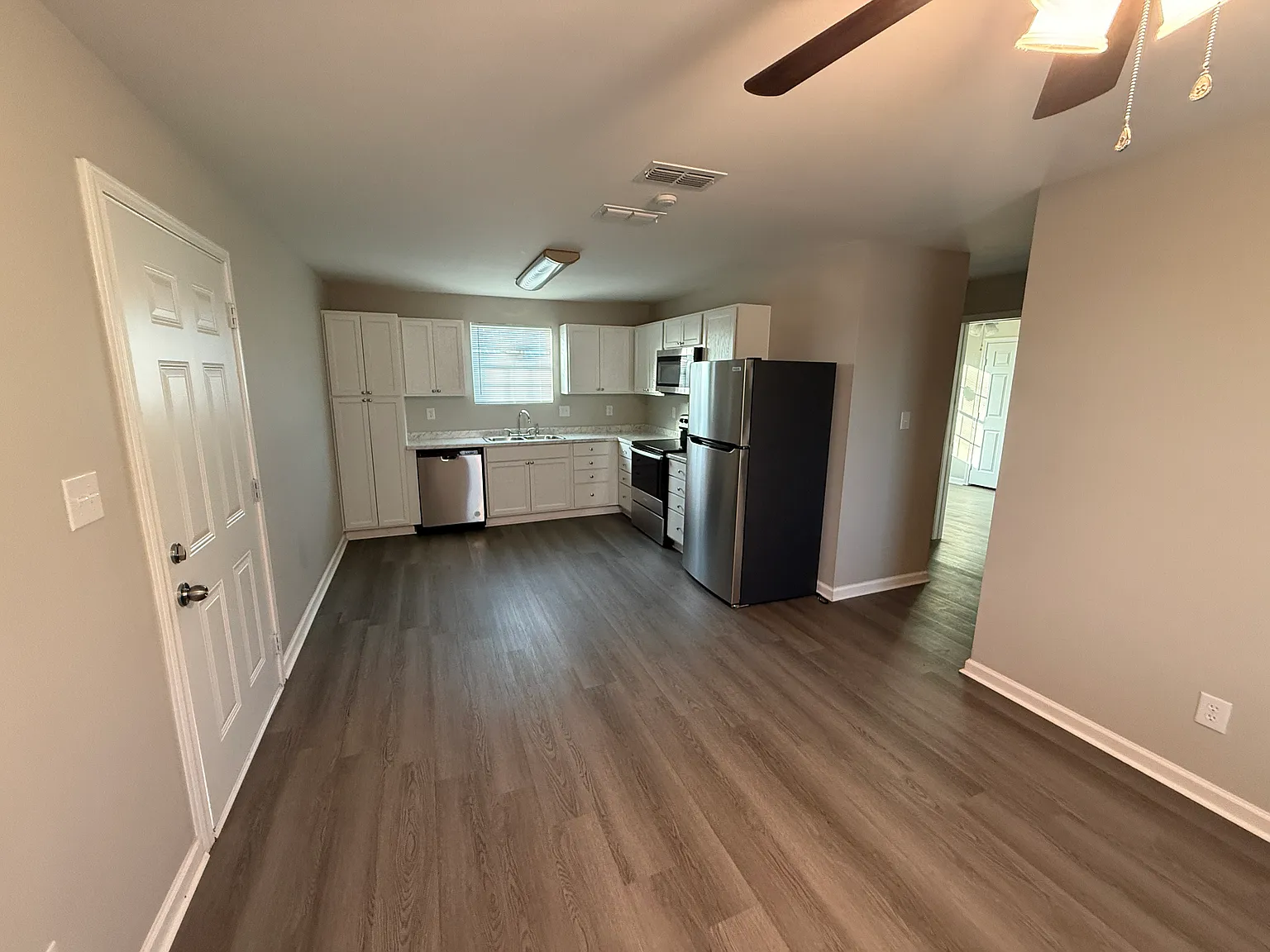2 bed, 800 sqft, $995 — Photo 1