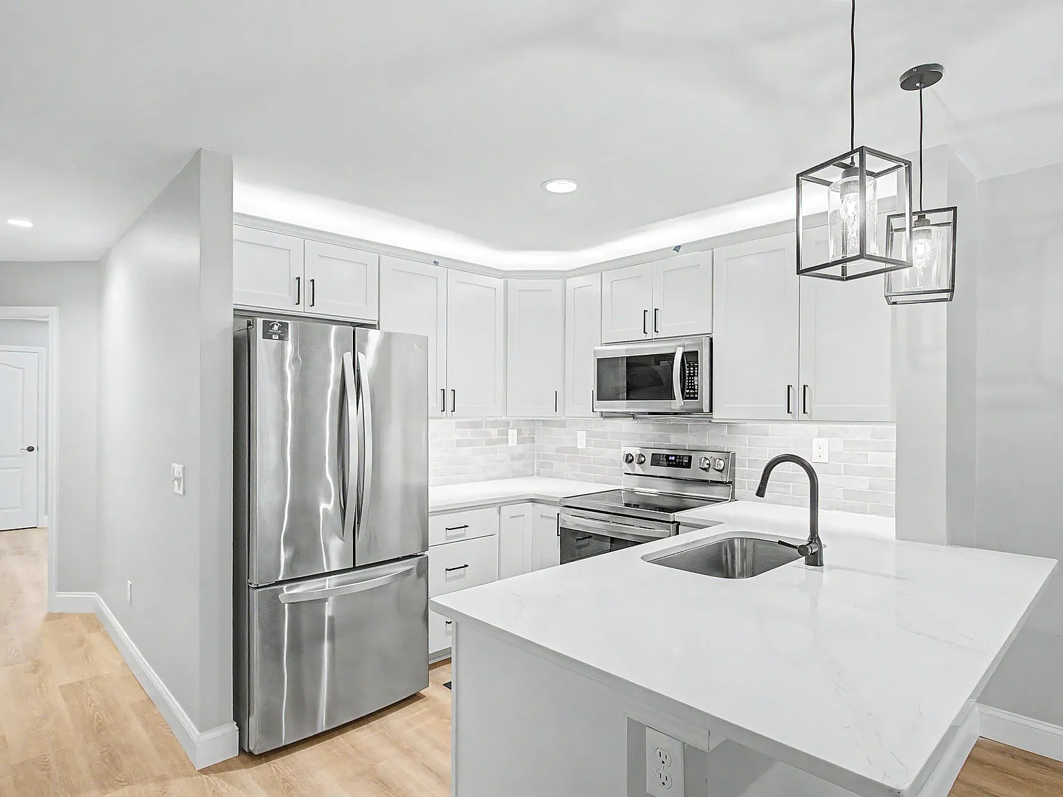 1512 E Henry St — Photo 3