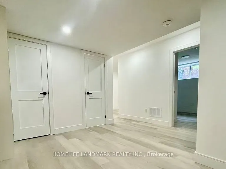 1556 Crestview Ave — Photo 7