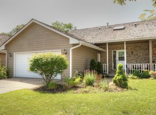 944 Sherwood Rd, Shoreview, MN 55126