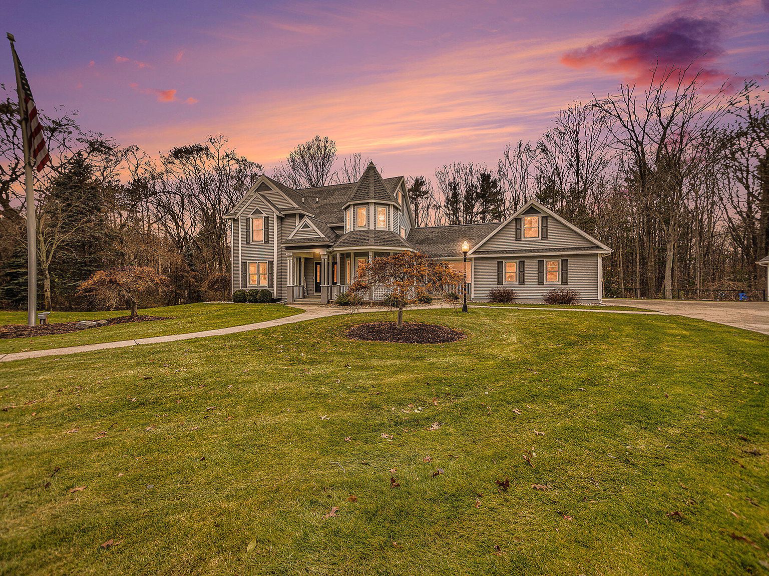 18779 N Fruitport Rd, Spring Lake, MI 49456 | Zillow
