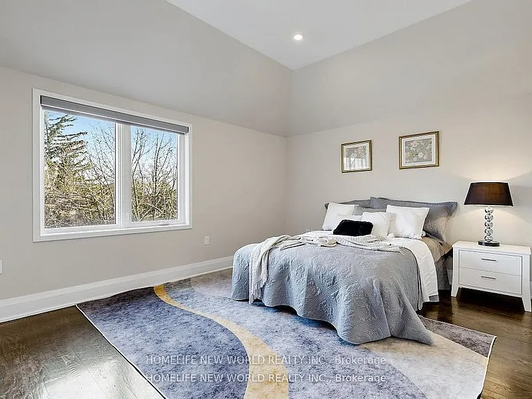 220 Roe Ave — Photo 13