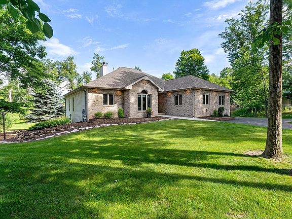 2nd image of 2226 Fairfield LANE