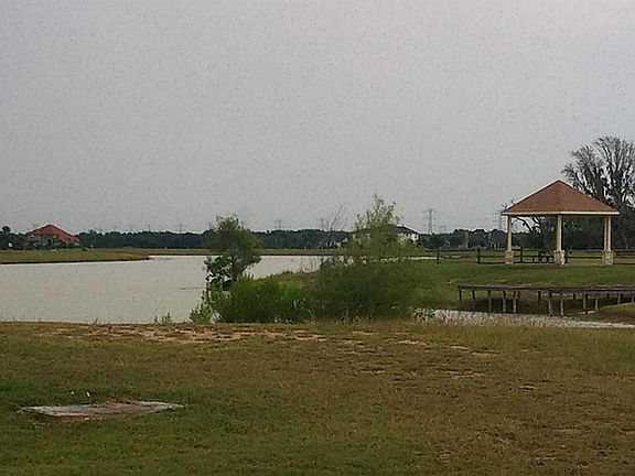 4th image of 5011 Brazos Lakes Dr