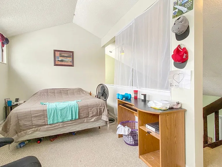 2105 Melrose Dr — Photo 10