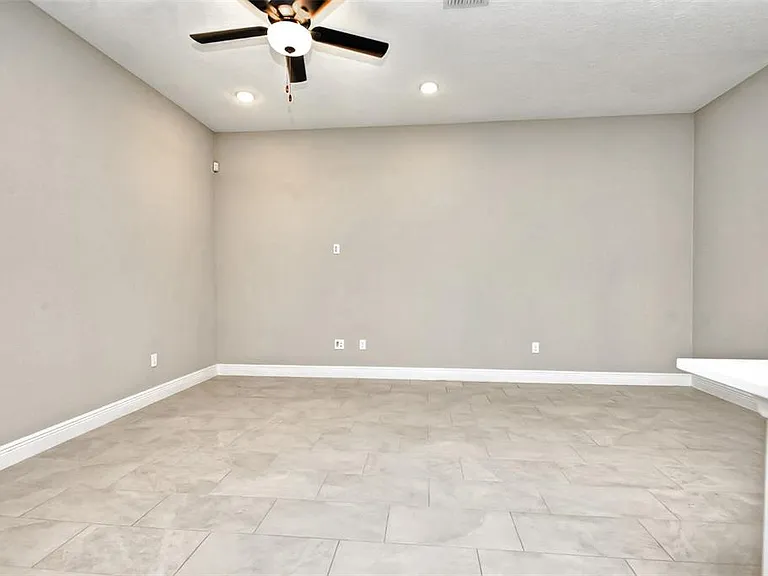 2941 Voyager Ave — Photo 9
