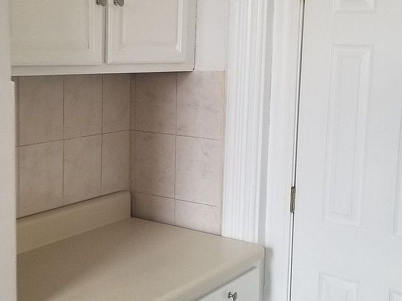 4th image of 2124 41st St #2