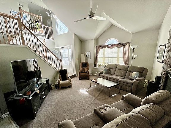 2nd image of 85 Candlewood Dr