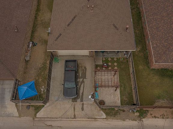4th image of 7003 Pinecrest Ave
