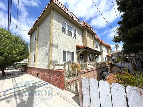 426-430 W 22nd St #428B Photo 1