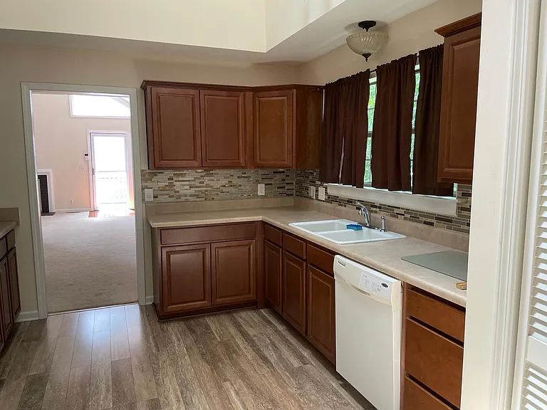 217 Walton Ferry Rd #102 — Photo 2