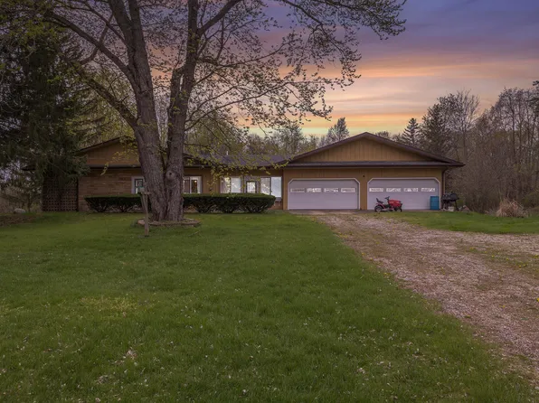 52682 Fulton Rd, Leonidas, MI 49066