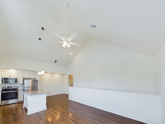 2nd image of 725 Victory Ln #9-201