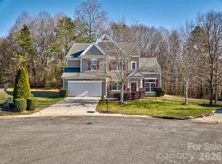 921 High Glenn Ct, Lake Wylie, SC 29710