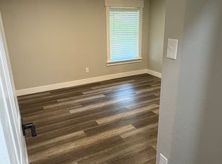 1408 Hogan Rd, Oakland, OR 97462