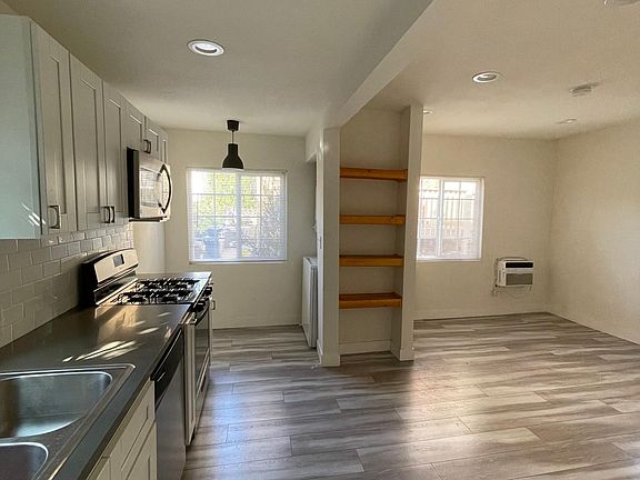 2nd image of 1325 Douglas St #1327