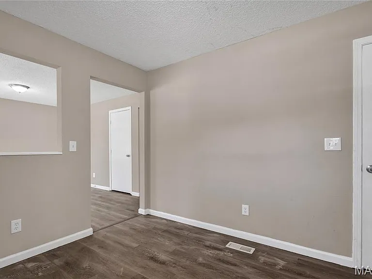 201 Becker Dr — Photo 10