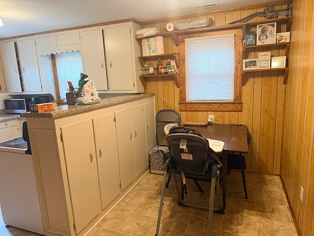 Breakfast Nook in the Kitchen area