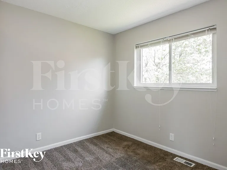 221 Rockhurst Rd — Photo 11