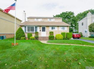 13 Harvard St, Massapequa, NY