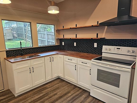 5th image of 307 E Oklahoma Ave NE APT 2