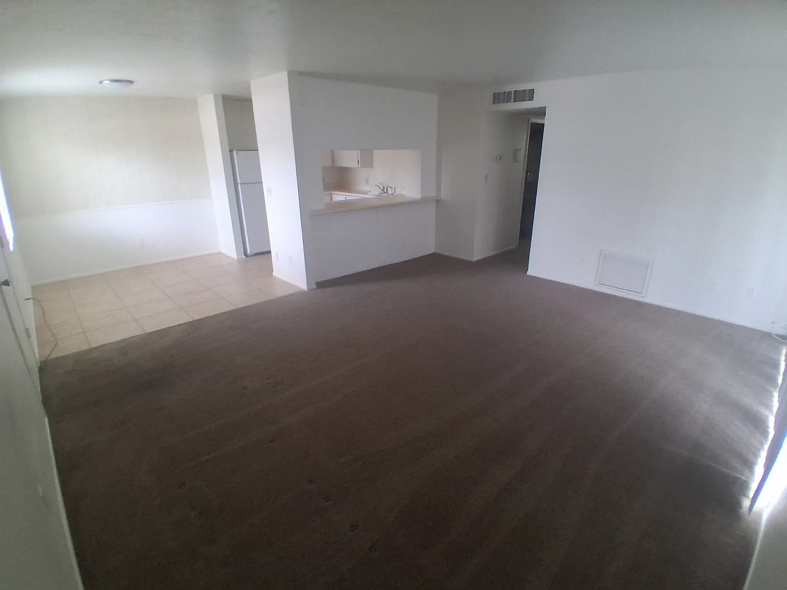 2 bedroom Condo/$1000 — Photo 2