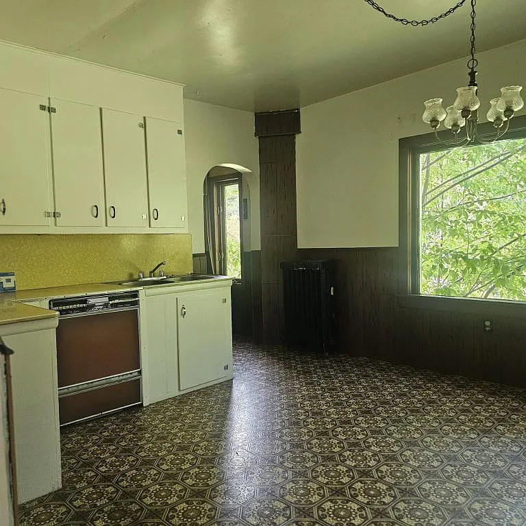 140 Wisconsin Ave — Photo 2