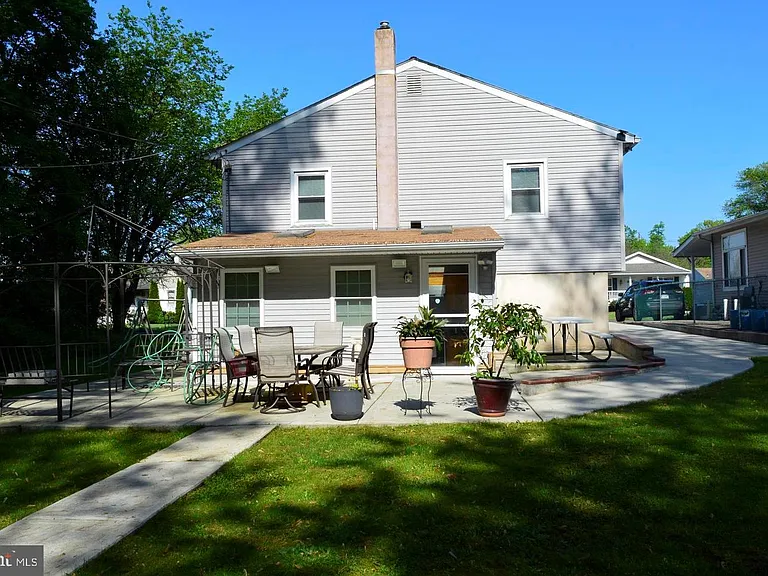 3131 Clive Ave — Photo 13