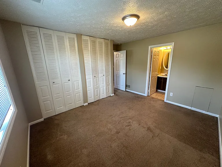 483-491 Lovers Lane; Country Clb #4401-4409-4516 — Photo 8