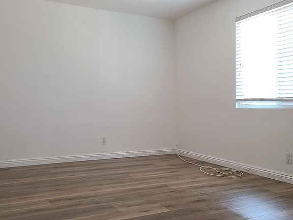 5th image of 555 N Holliston Ave