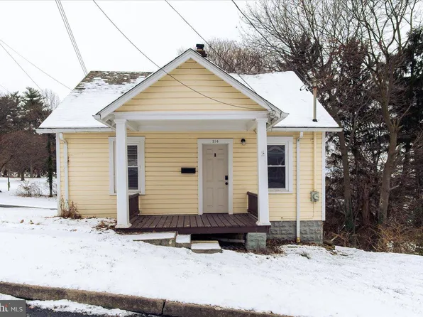214 Mount Airy Ave, Waynesboro, PA 17268