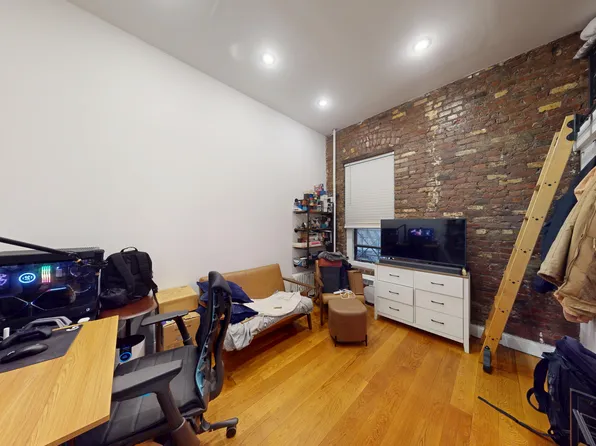 163 Mulberry Street image 1 of 6