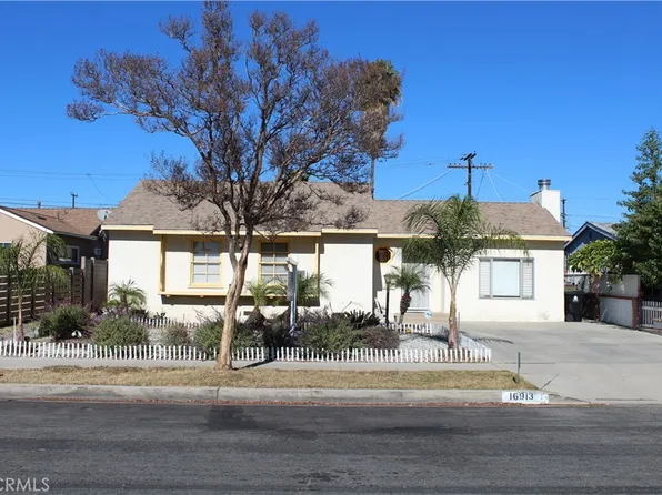 16913 Covello St, Van Nuys, CA 91406