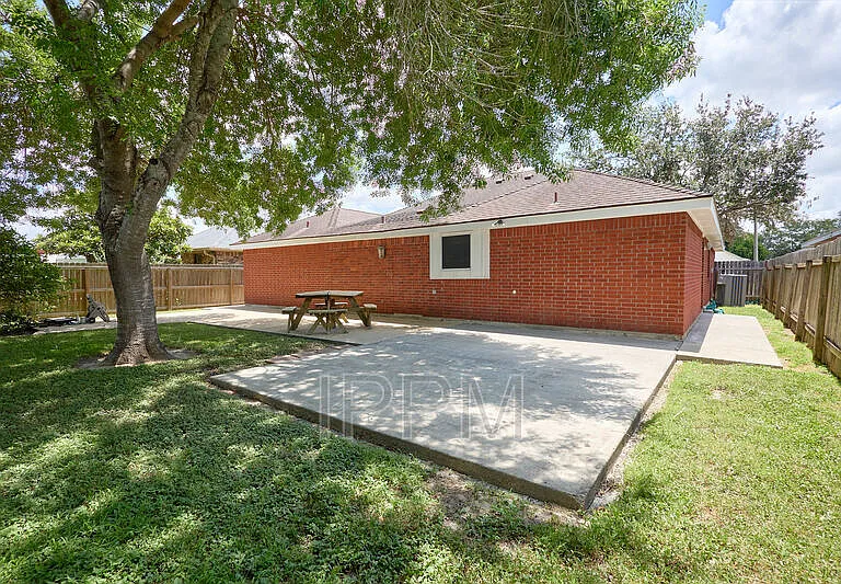 2609 Thomas Ln — Photo 32