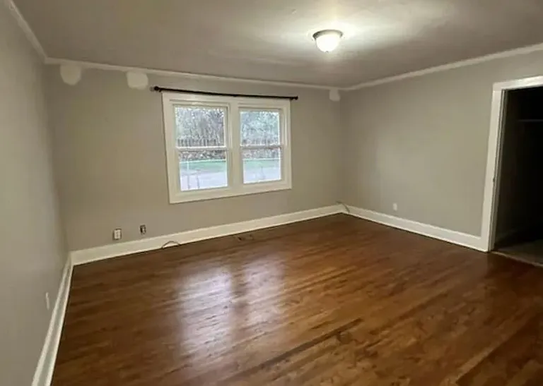 305 S Walnut St #A — Photo 5
