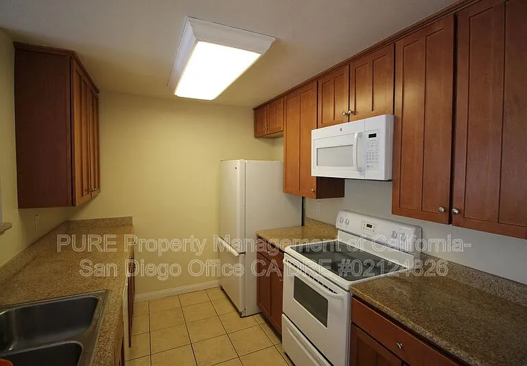 210 Chambers St #9 — Photo 5
