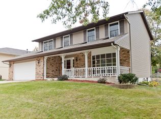 6909 Chelsea Dr NE, Cedar Rapids, IA 52402