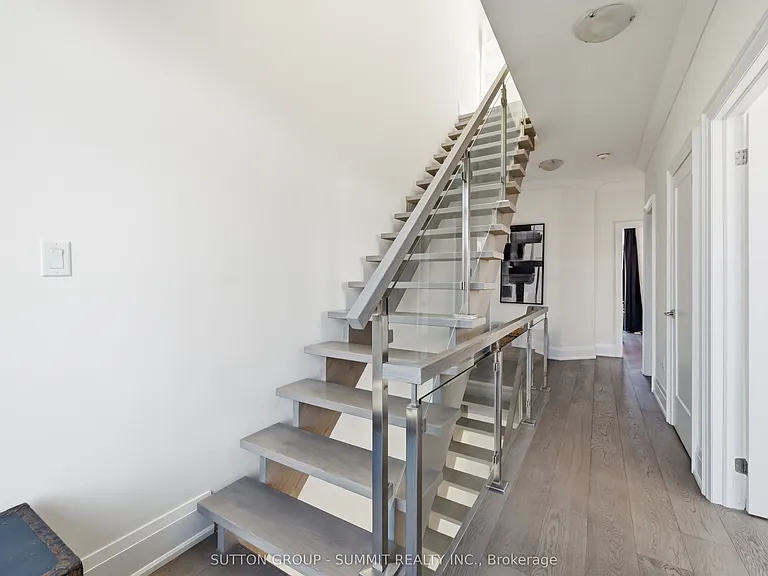 2 Concord Pl — Photo 31
