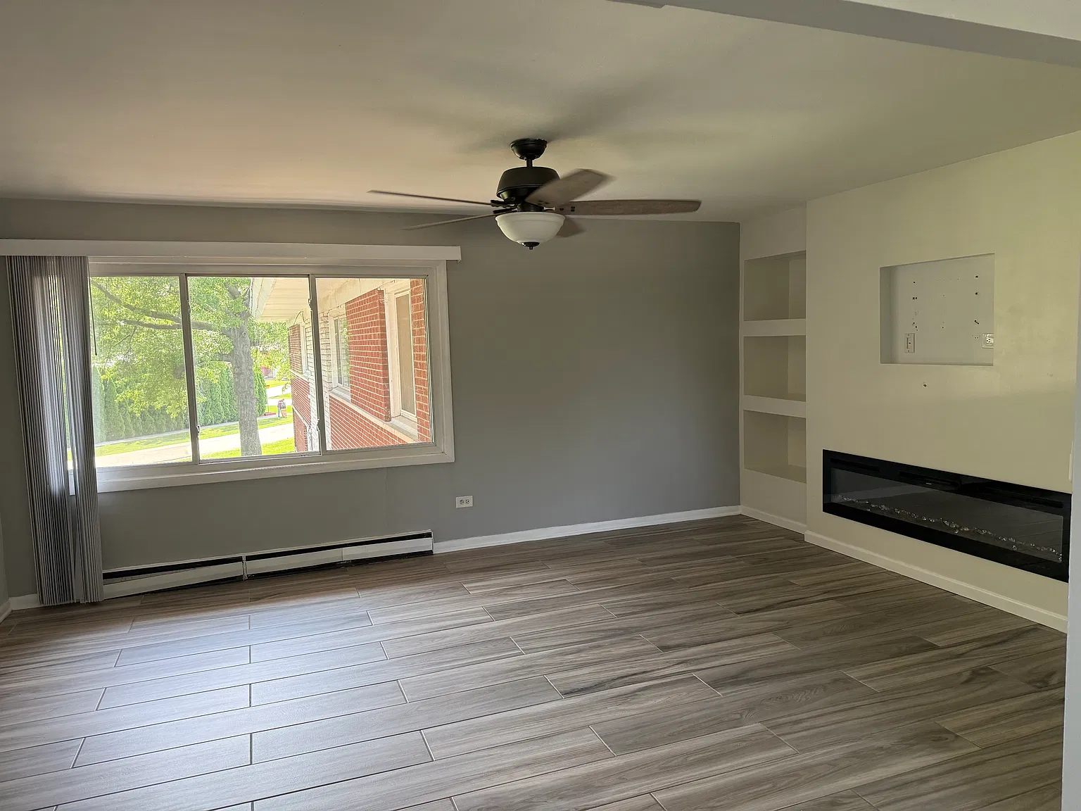 2 bed, 900 sqft, $1,700 — Photo 2