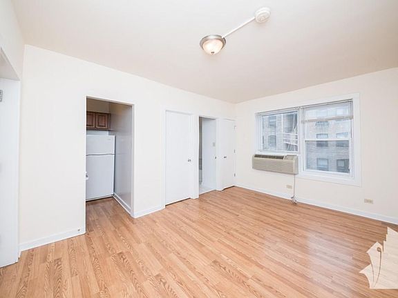 2nd image of 1852 N Humboldt Blvd #918