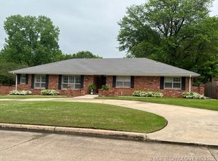 2724 Robin Ln, Muskogee, OK 74403