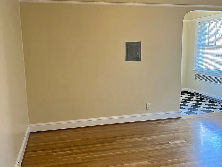 Flanders Apartments — Photo 27