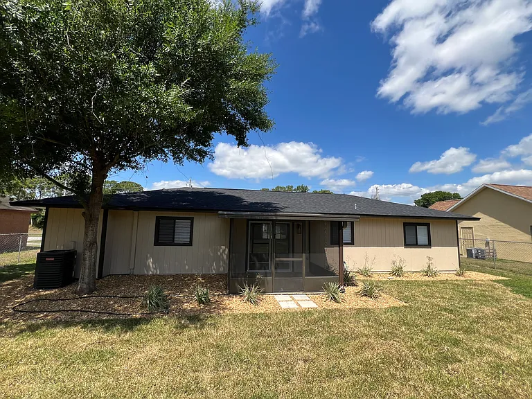 725 Jupiter Blvd NW — Photo 11