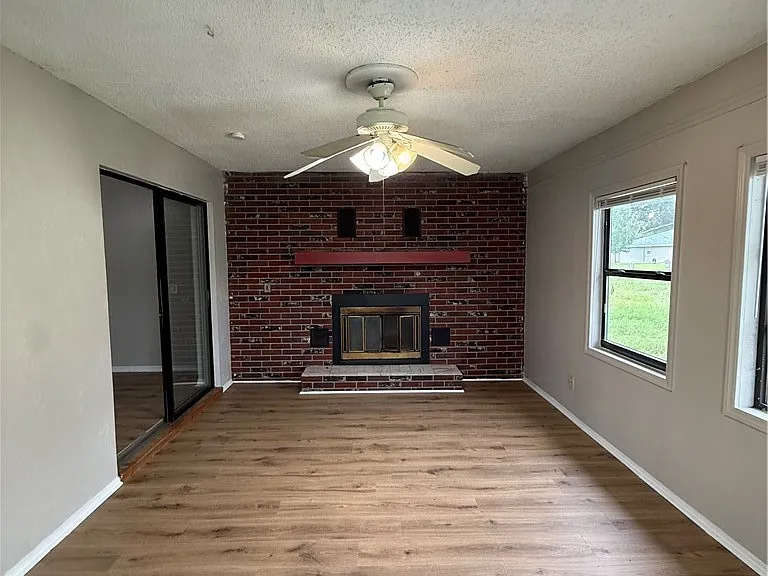 303 Lotus Ave — Photo 9